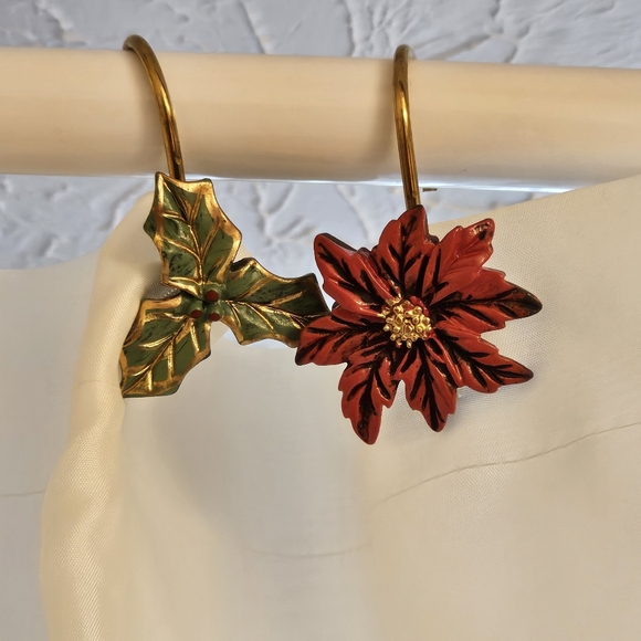 Christmas Poinsettia Holiday Shower Curtain 71 X 72” Fabric & Christmas Rings - Picture 5 of 8